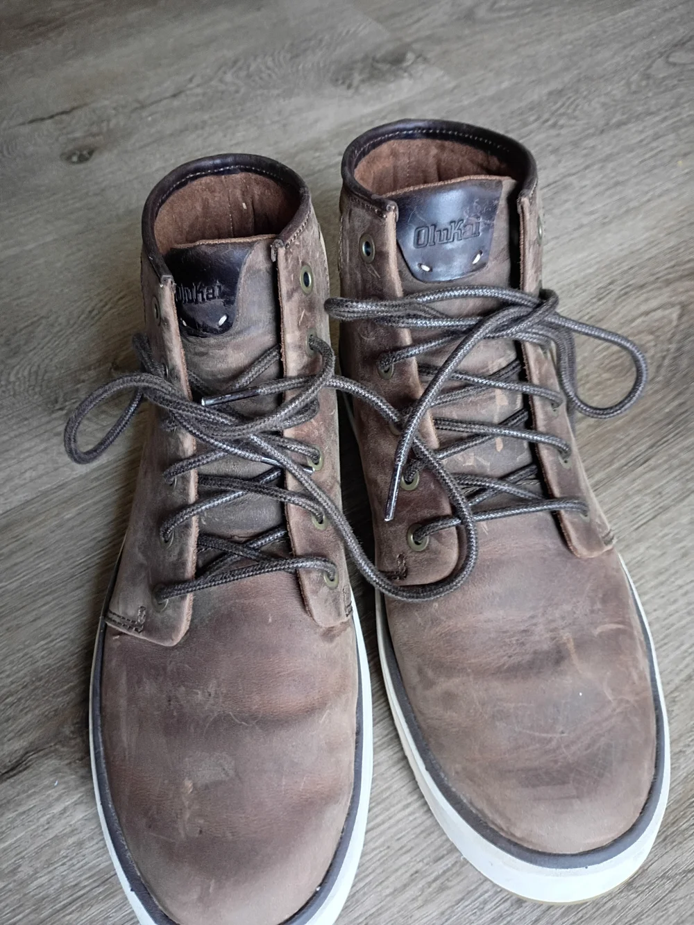 OluKai men leather